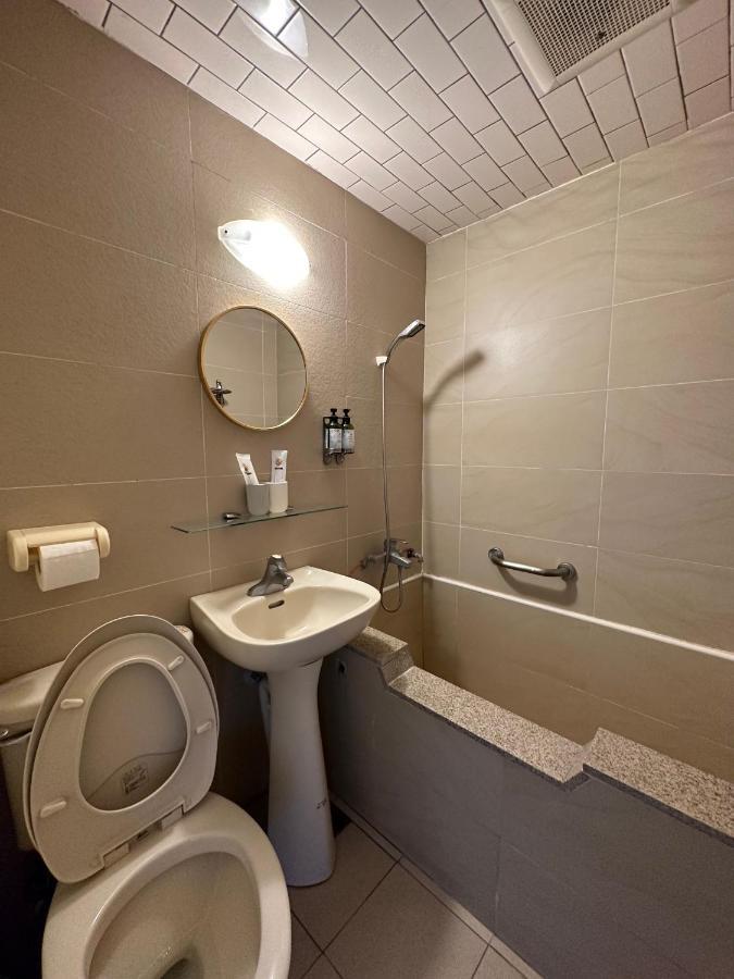 Ming Ren Hotspring Hotel Jiaoxi Extérieur photo