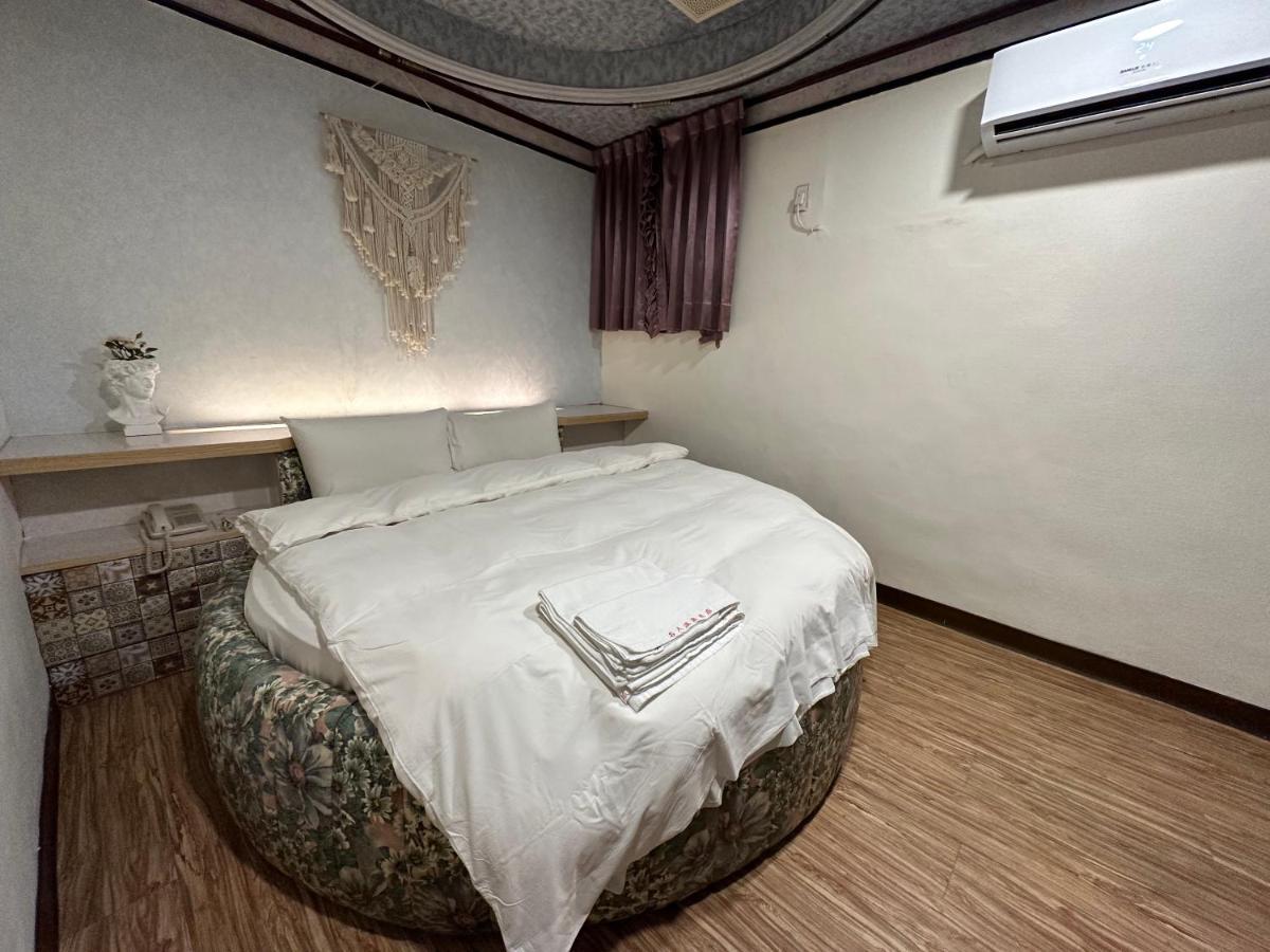 Ming Ren Hotspring Hotel Jiaoxi Extérieur photo
